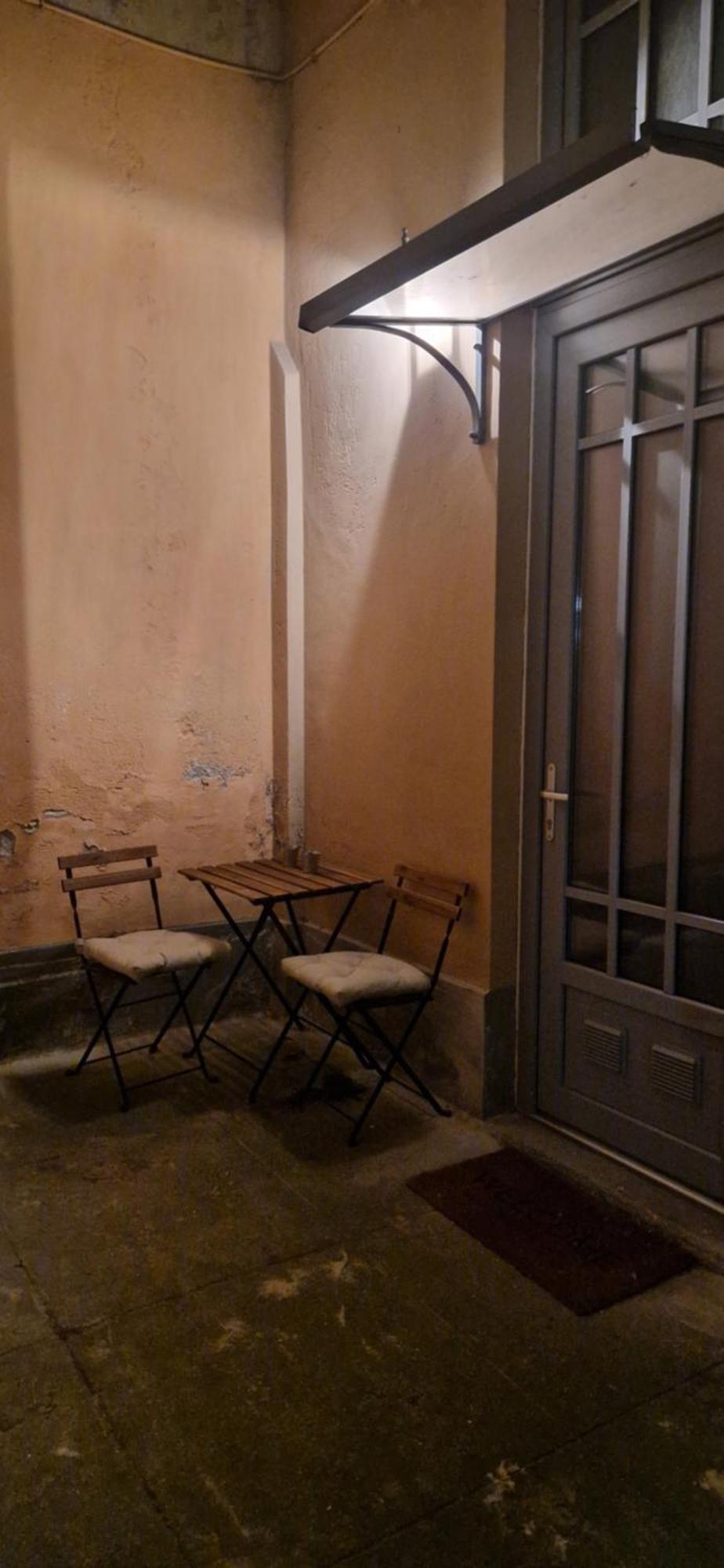 In Verticale Turin Bagian luar foto